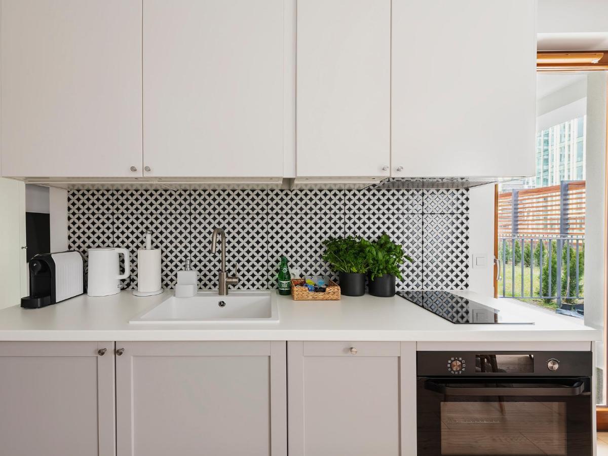 Yoursecondflat Grzybowska Metropoint Varşova Dış mekan fotoğraf