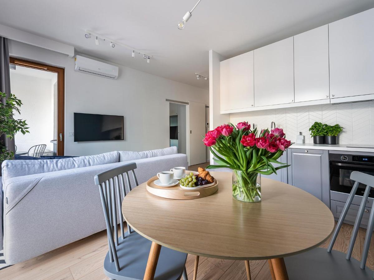 Yoursecondflat Grzybowska Metropoint Varşova Dış mekan fotoğraf