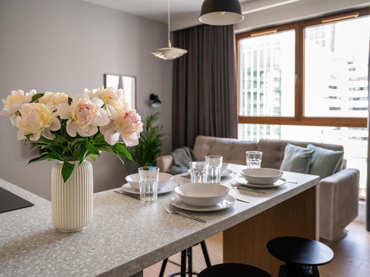 Yoursecondflat Grzybowska Metropoint Varşova Dış mekan fotoğraf